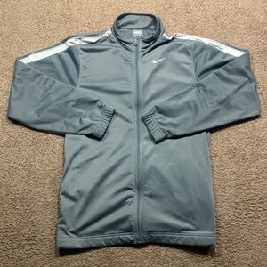 Nike lightweight medium jacket